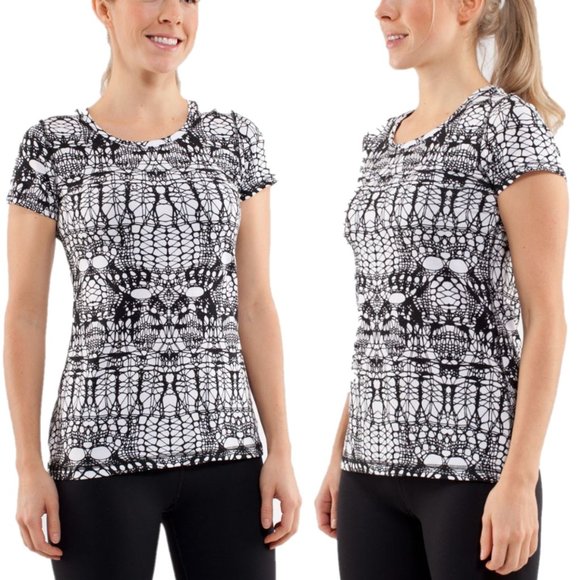 LULULEMON Lively Crewneck T-SHIRT Vitasea Black GLACIER Lace Pattern! Size 4! - Picture 1 of 7